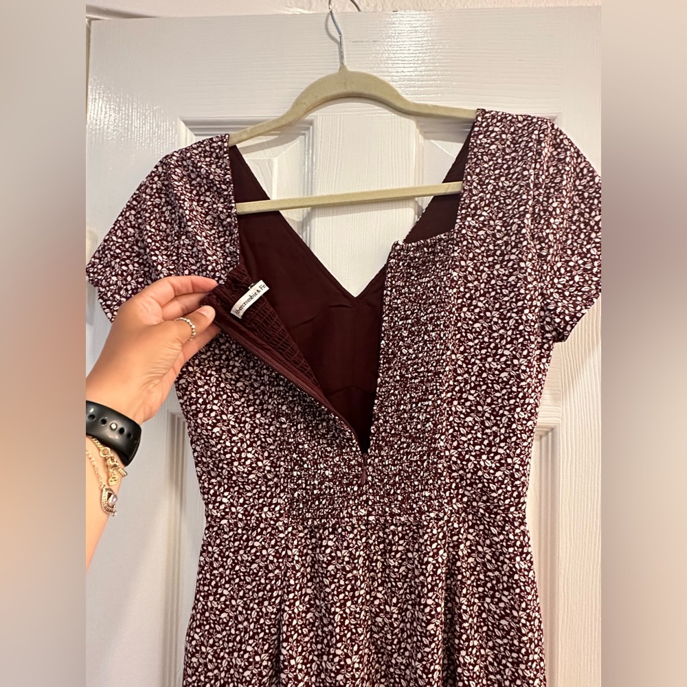 Abercrombie burgundy floral midi dress with side slit - Picture 4 of 8